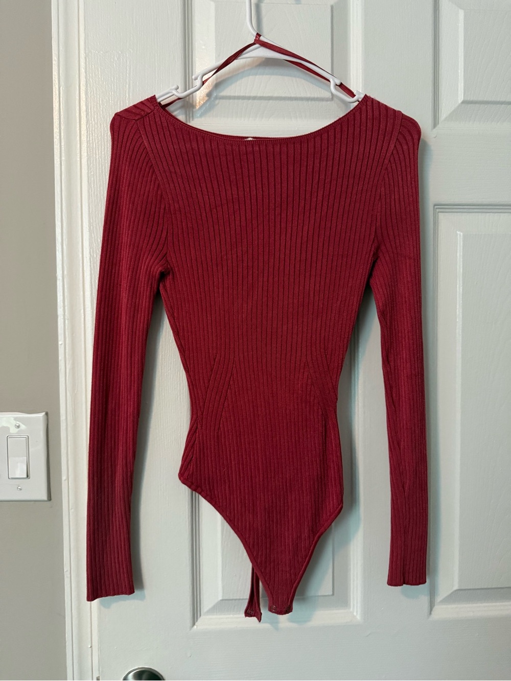 Abercrombie & Fitch Ribbed Long-Sleeve Bodysuit - Wine